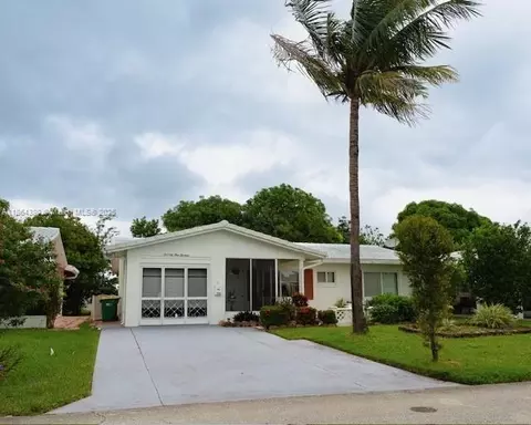7113 NW 71st St, Tamarac, FL 33321