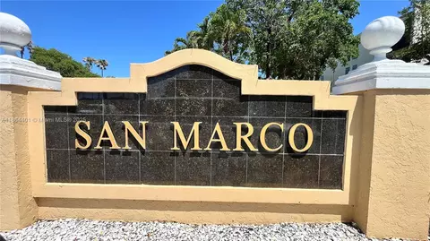 8810 Fontainebleau Blvd #104, Miami, FL 33172