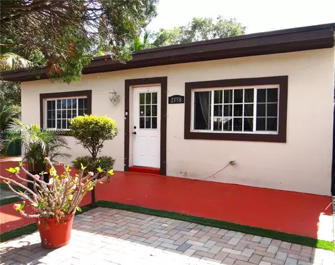2158 NW 100th St, Miami, FL 33147