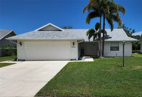 6951 SE Lillian Ct, Stuart, FL 34997 photo 1