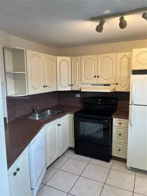 1680 NE 191st St #216-2, Miami, FL 33179