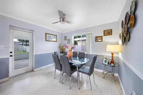 Dining - 897 W 36th St, Hialeah, FL 33012 photo 2 of 3