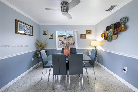 Dining - 897 W 36th St, Hialeah, FL 33012 photo 1 of 3