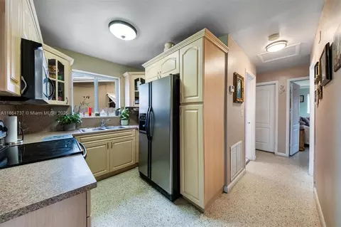 Entry Way - 897 W 36th St, Hialeah, FL 33012 photo 1 of 2