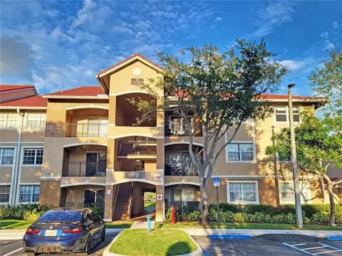 101 SW 117th Ave #7205, Pembroke Pines, FL 33025