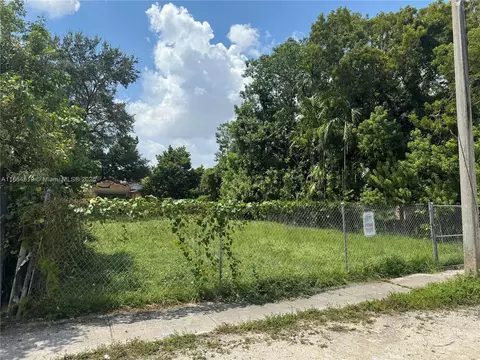 1036 NW 31st St, Miami, FL 33127
