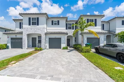 11927 NW 46th St, Coral Springs, FL 33076