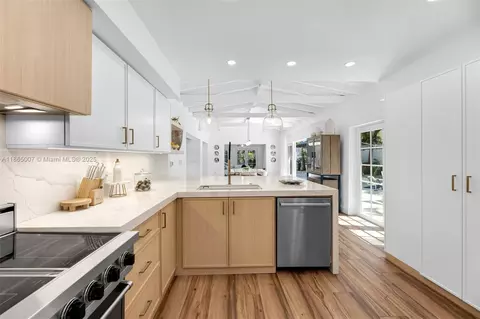 Kitchen - 200 W Mcintyre St, Key Biscayne, FL 33149 photo 6 of 7