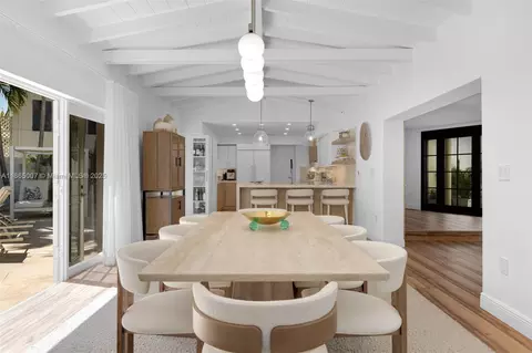 Dining - 200 W Mcintyre St, Key Biscayne, FL 33149 photo 2 of 3