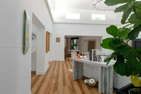 Entry Way - 200 W Mcintyre St, Key Biscayne, FL 33149 photo 4 of 5