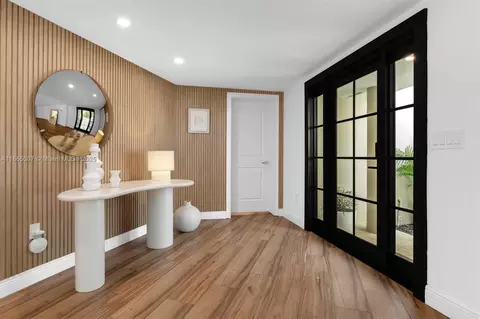 Entry Way - 200 W Mcintyre St, Key Biscayne, FL 33149 photo 2 of 5