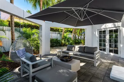 Exterior - 200 W Mcintyre St, Key Biscayne, FL 33149 photo 18 of 28