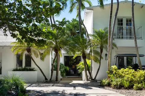 Exterior - 200 W Mcintyre St, Key Biscayne, FL 33149 photo 3 of 28