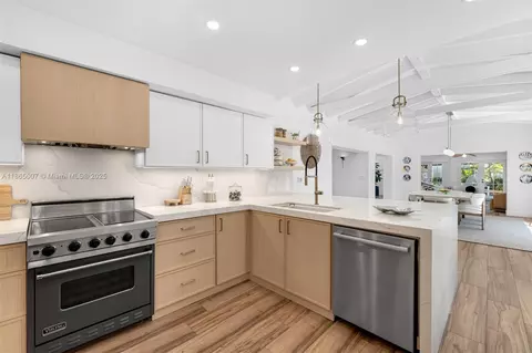 Kitchen - 200 W Mcintyre St, Key Biscayne, FL 33149 photo 3 of 7