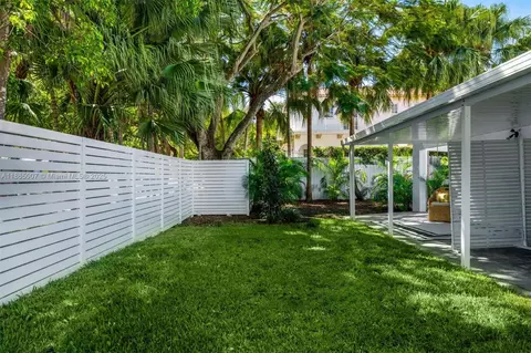 Exterior - 200 W Mcintyre St, Key Biscayne, FL 33149 photo 27 of 28