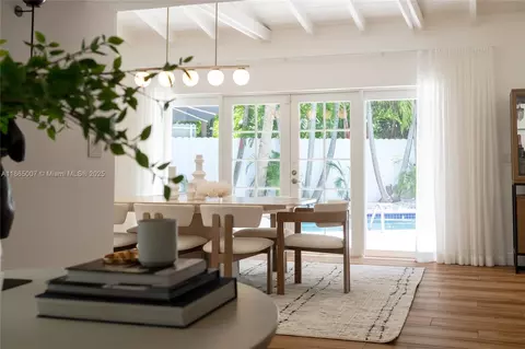 Dining - 200 W Mcintyre St, Key Biscayne, FL 33149 photo 3 of 3