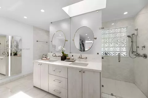 Bath - 200 W Mcintyre St, Key Biscayne, FL 33149 photo 1 of 6