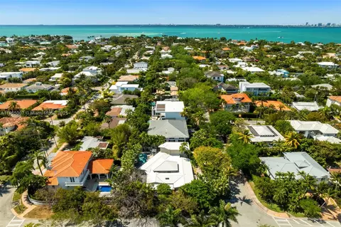 View/Area - 200 W Mcintyre St, Key Biscayne, FL 33149 photo 2 of 2
