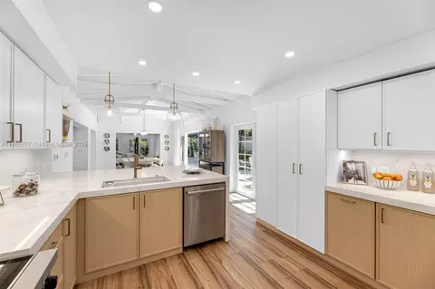 Kitchen - 200 W Mcintyre St, Key Biscayne, FL 33149 photo 5 of 7