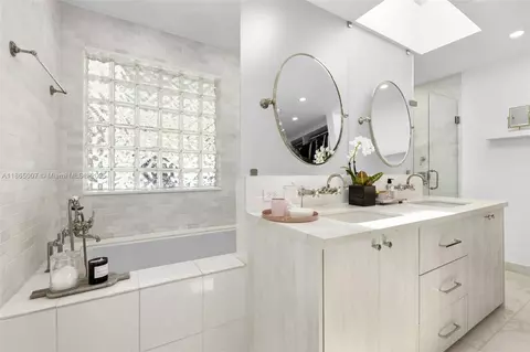 Bath - 200 W Mcintyre St, Key Biscayne, FL 33149 photo 3 of 6