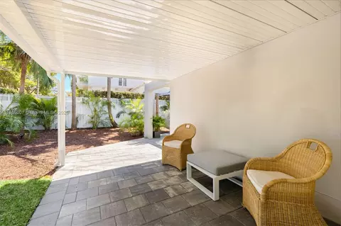 Exterior - 200 W Mcintyre St, Key Biscayne, FL 33149 photo 12 of 28