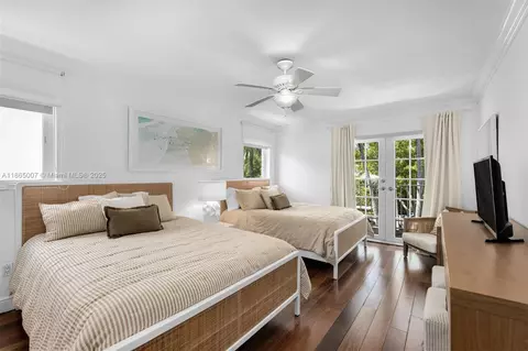 Bedroom - 200 W Mcintyre St, Key Biscayne, FL 33149 photo 4 of 4