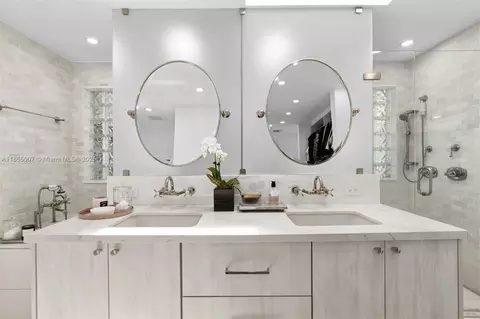 Bath - 200 W Mcintyre St, Key Biscayne, FL 33149 photo 2 of 6