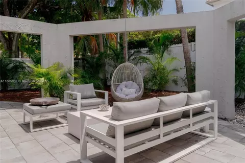 Exterior - 200 W Mcintyre St, Key Biscayne, FL 33149 photo 8 of 28