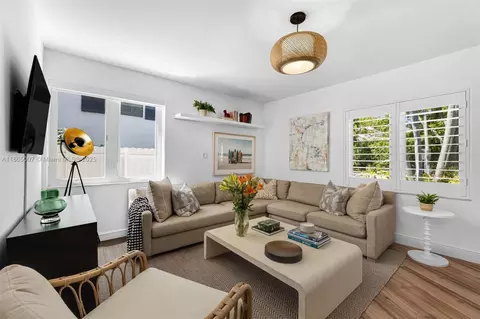 Living - 200 W Mcintyre St, Key Biscayne, FL 33149 photo 7 of 7