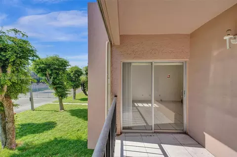Exterior - 1900 W 68th St #C203, Hialeah, FL 33014 photo 4 of 10