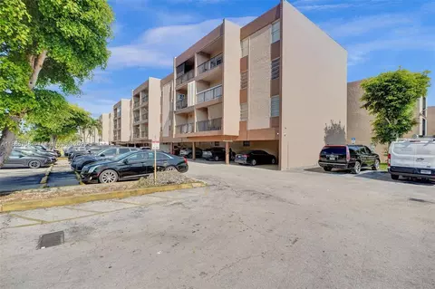 Exterior - 1900 W 68th St #C203, Hialeah, FL 33014 photo 7 of 10