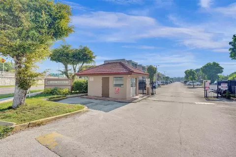 Exterior - 1900 W 68th St #C203, Hialeah, FL 33014 photo 5 of 10