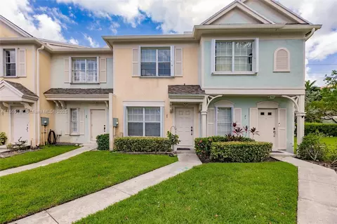 23 Simonton Cir, Weston, FL 33326