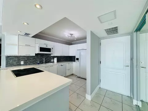3625 N Country Club Dr #2009, Aventura, FL 33180