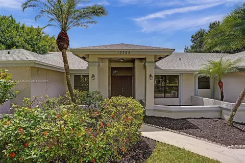 15365 Meadow Wood Dr, Wellington, FL 33414