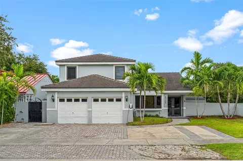 8705 NW 150th Ter, Miami Lakes, FL 33018