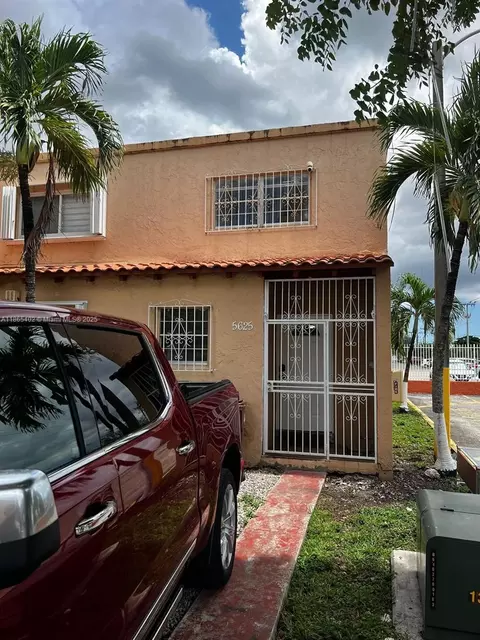 5625 W 17th Ave #701, Hialeah, FL 33012
