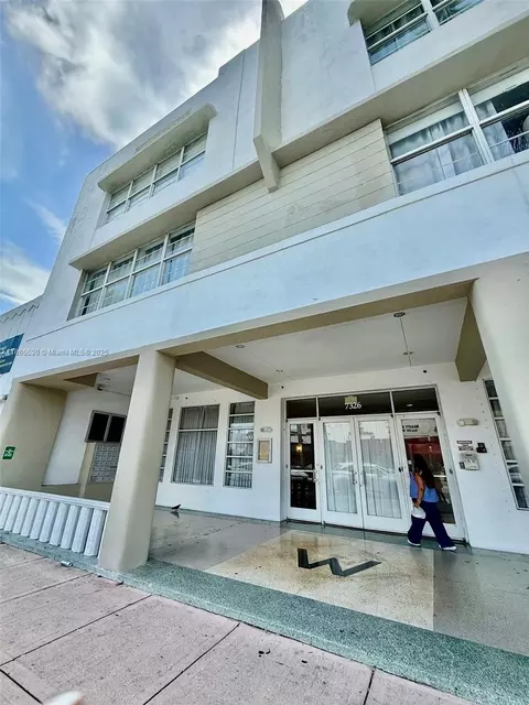 7326 Collins Ave #105, Miami Beach, FL 33141