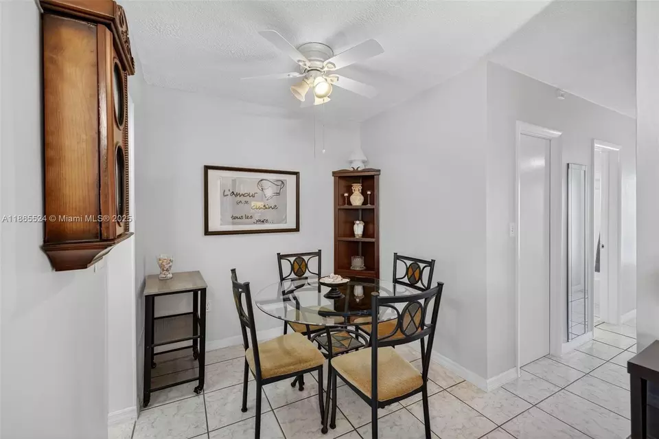 Dining - 16901 NE 13th Ave #210, Miami, FL 33162 photo 3 of 4