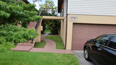 3705 NW 84th Ave #D5, Sunrise, FL 33351