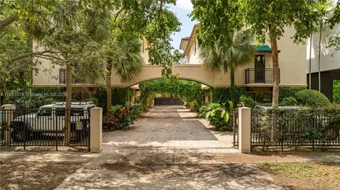 2818 Coconut Ave #2818, Miami, FL 33133