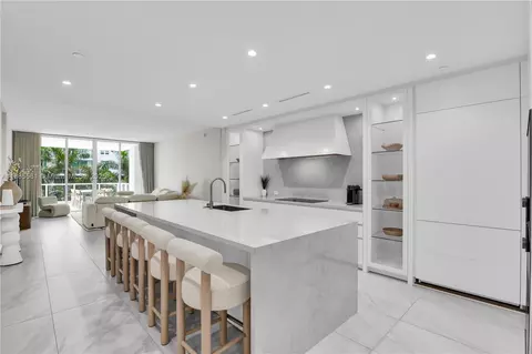 220 SE Mizner Blvd #414, Boca Raton, FL 33432