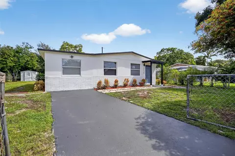 3239 Meadow Rd, Palm Springs, FL 33406
