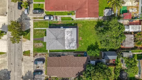 View/Area - 675 W 30th St, Hialeah, FL 33012 photo 2 of 2