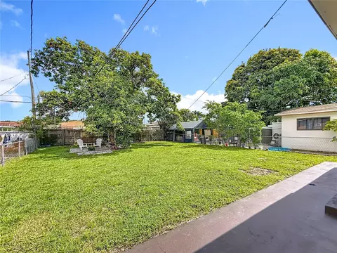 Exterior - 675 W 30th St, Hialeah, FL 33012 photo 2 of 3