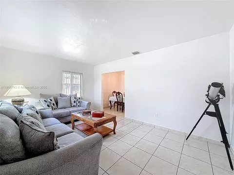 Other - 675 W 30th St, Hialeah, FL 33012 photo 2 of 4