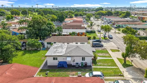 View/Area - 675 W 30th St, Hialeah, FL 33012 photo 1 of 2
