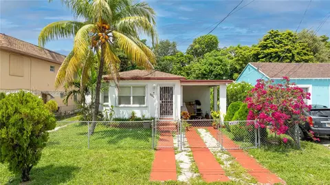 926 NW 24th Ct, Miami, FL 33125