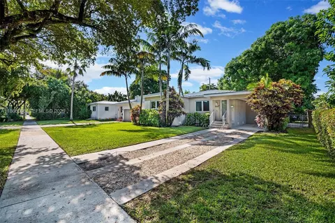 6320 NW 41st St, Virginia Gardens, FL 33166