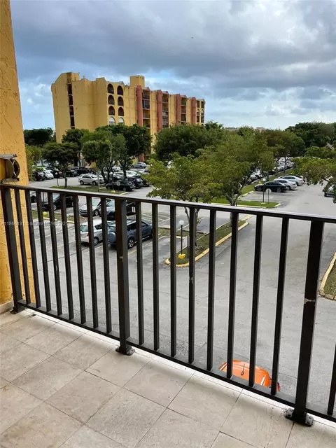 4721 NW 7th St #305-12, Miami, FL 33126